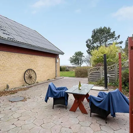 Awesome In With 2 Bedrooms, Sauna And Wifi *
