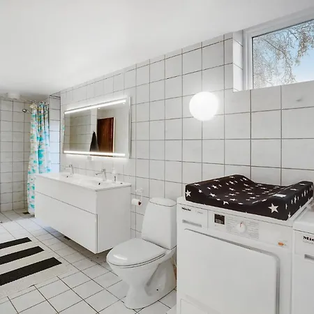 Awesome In With 2 Bedrooms, Sauna And Wifi Hébergement de vacances